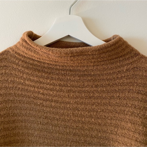 Textured mock neck sweater - Picture 3 of 4